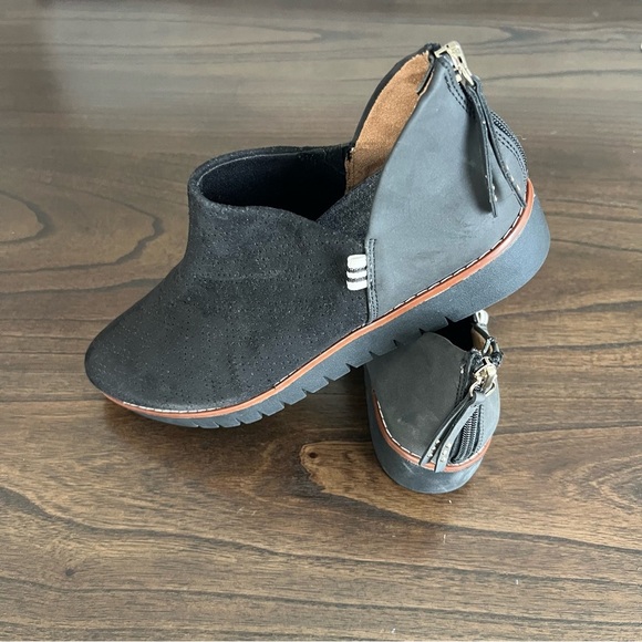 Dr. Scholl's Black Ankle Booties - Picture 7 of 16